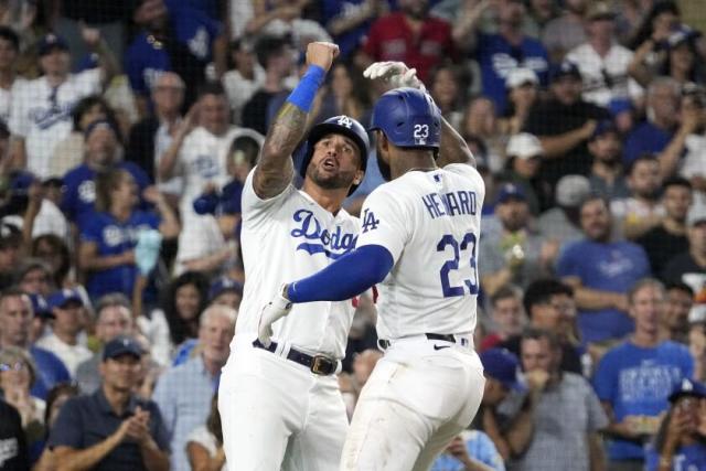 Dodgers James Outman hits walk-off homer to complete cycle