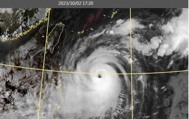 颱風眼清晰可見。（圖／翻攝自中央氣象署）