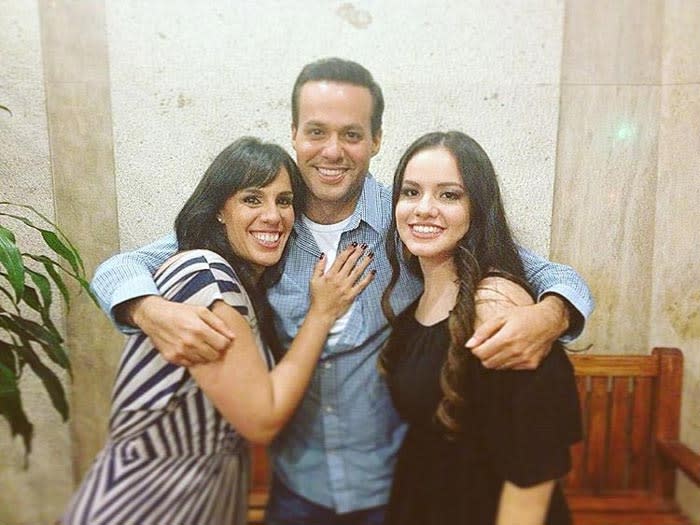 José Joel y sus hermanas Marysol y Sarita