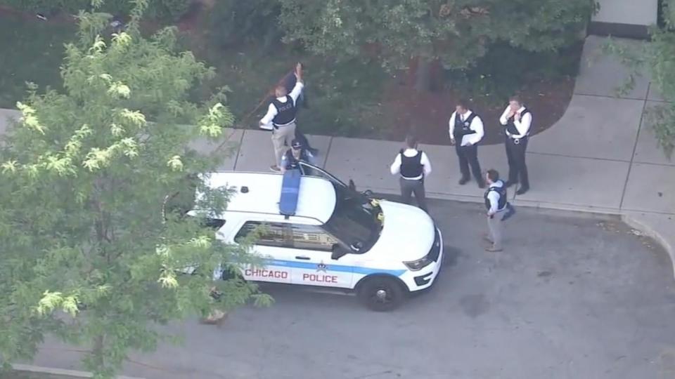 PHOTO: Chicago police officers investigate the shooting that left 7-year-old Jai'mani Amir Rivera dead at the Oakley Square Apartments, June 18, 2024, in Chicago.<p>(WLS)