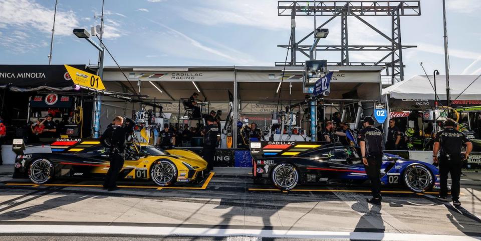 02 cadillac racing, cadillac v lmdh, gtp earl bamber, alex lynn, richard westbrook, 01 cadillac racing, cadillac v lmdh, gtp renger van der zande, sebastien bourdais, scott dixon