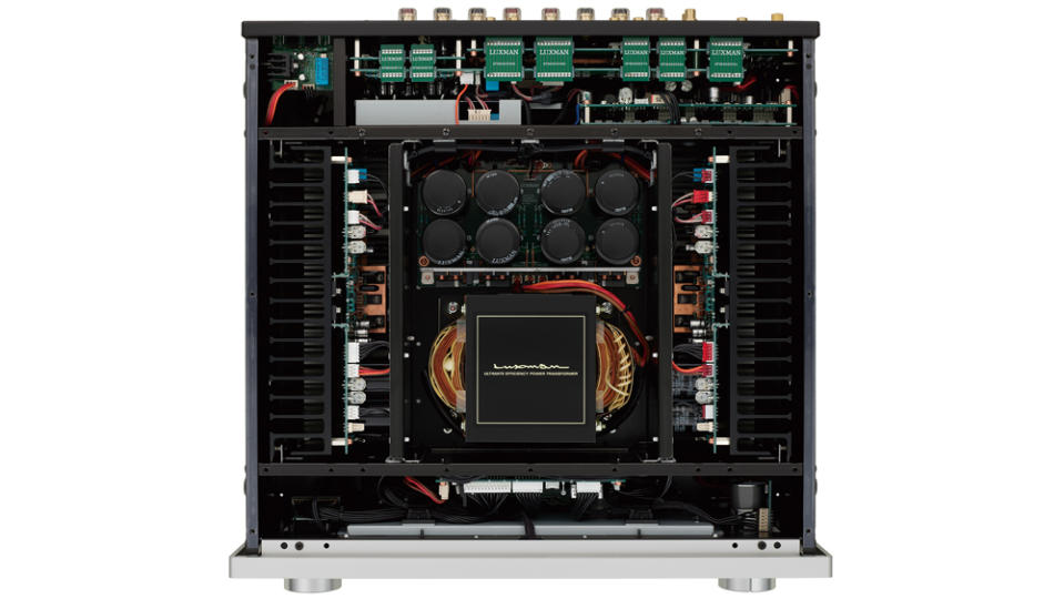 A look inside the Luxman L-507z integrated amplifier.