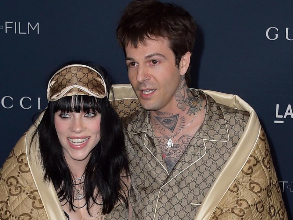 Billie Eilish und Jesse Rutherford kuscheln Anfang November bei der LACMA Art Film Gala. (Bild: imago/Future Image)