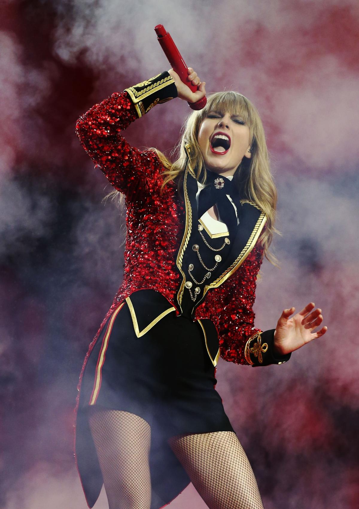 red tour taylor swift