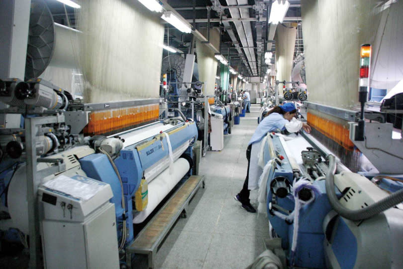 森鳴在大陸設立一貫廠，用先進的歐洲機器，生產高品質毛巾。（圖／森鳴提供）