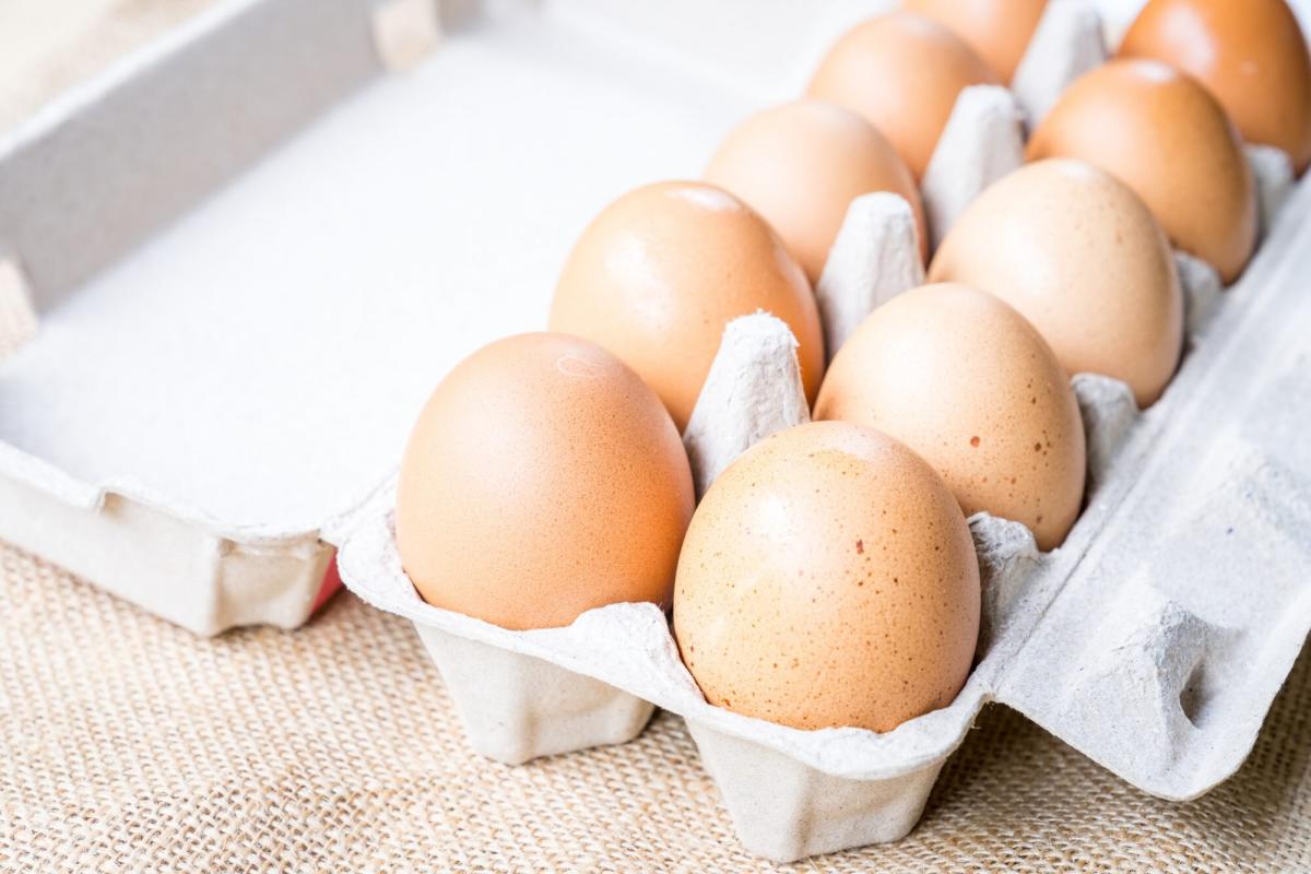 Large Eggs vs. Extra Large Eggs in baking - Baking Bites