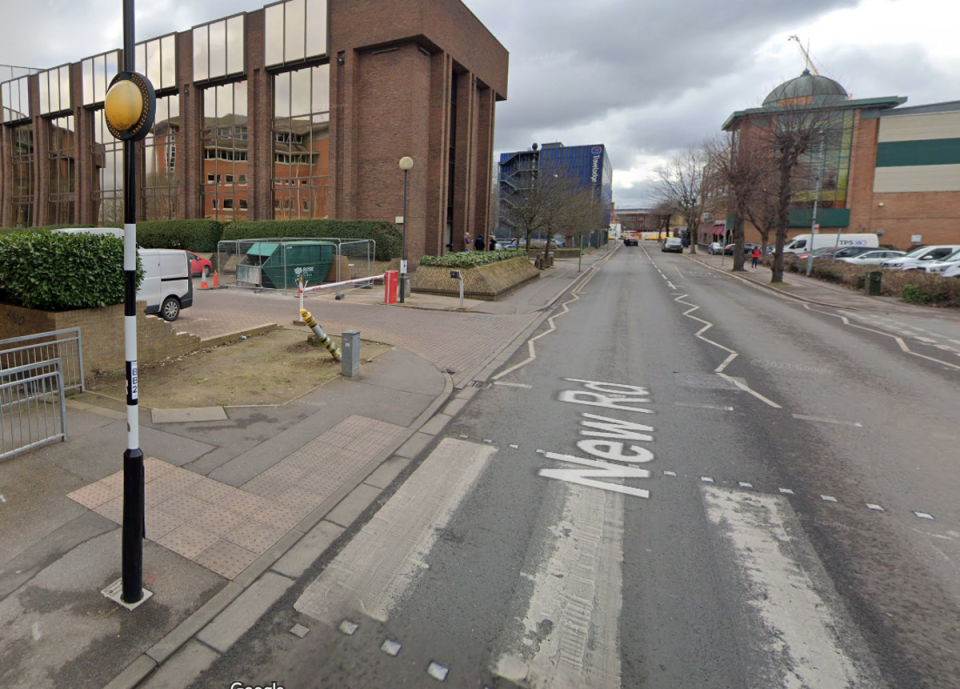 Victim was walking along an alleyway next to Churchgate off New Road when he was attacked (Google Maps)