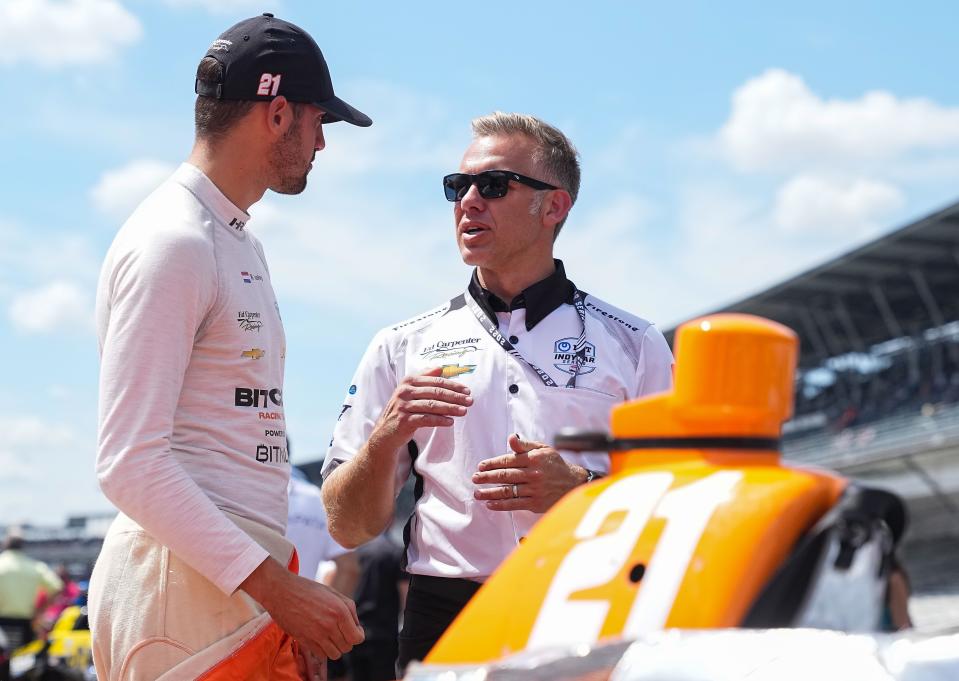 Ed Carpenter Racing driver Rinus VeeKay (21) talks with Ed Carpenter before the start of the Gallagher Grand Prix on Saturday, July 30, 2022 at Indianapolis Motor Speedway in Indianapolis. 