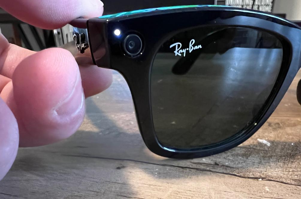 Facebook and Ray-Ban's Stories smart sunglasses solve one problem — but  they have serious privacy implications