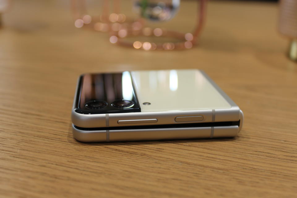 Samsung Galaxy Z Flip3