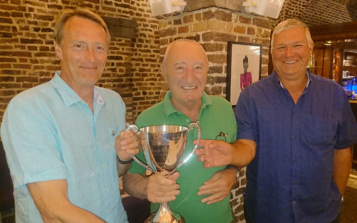 English (left) and co-driver John Smallwood (right) with the trophy, presented by 1958 Liège-Brescia-Liège veteran Remo di Cocco - www.classicrallypress.co.uk