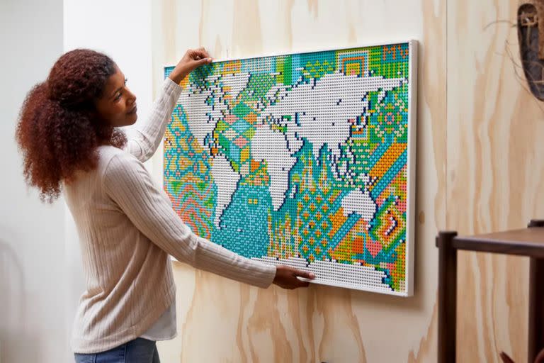 Una vista de The World Map, el mapamundi con piezas de Lego que utiliza más de 11 bloques diminutos plásticos