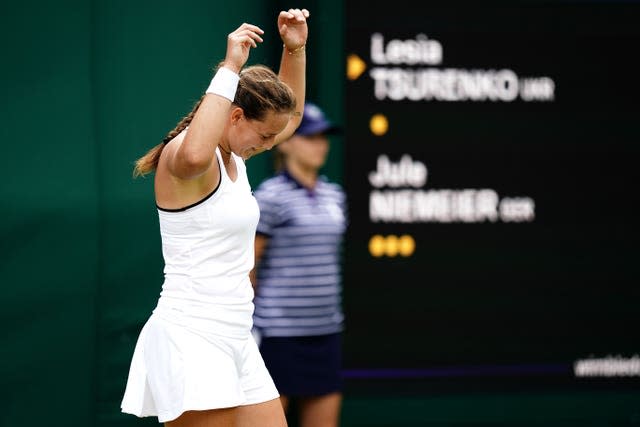 Jule Niemeier celebrates victory against Lesia Tsurenko 