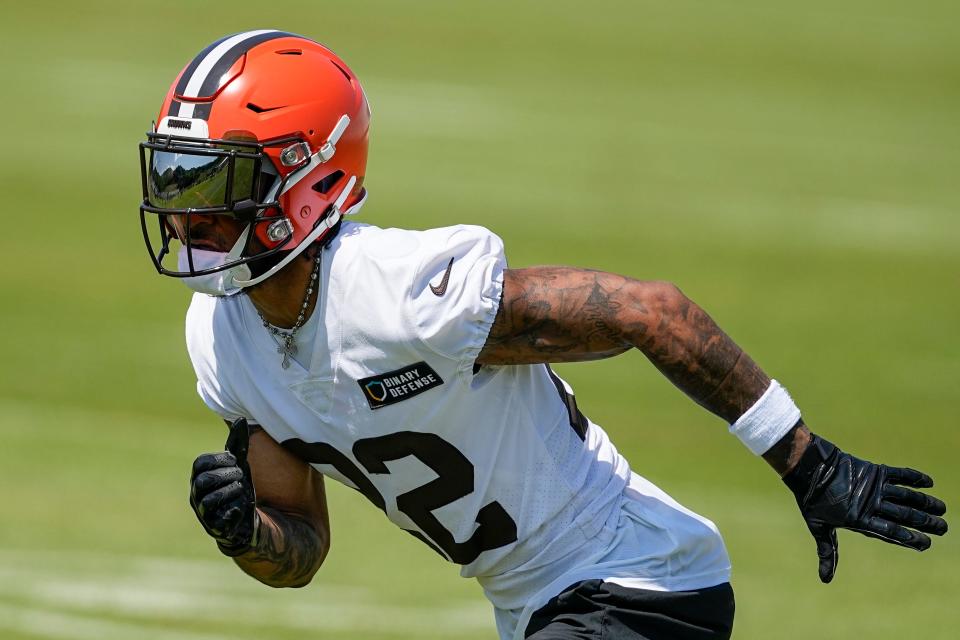 Cleveland Browns' Grant Delpit runs drills at the NFL football team's training camp on Monday, July 24, 2023, in White Sulphur Springs, W.Va. (AP Photo/Chris Carlson)