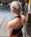 <p>Comme cette coiffure tressée lors d’une visite d’un temple à Bali. </p>