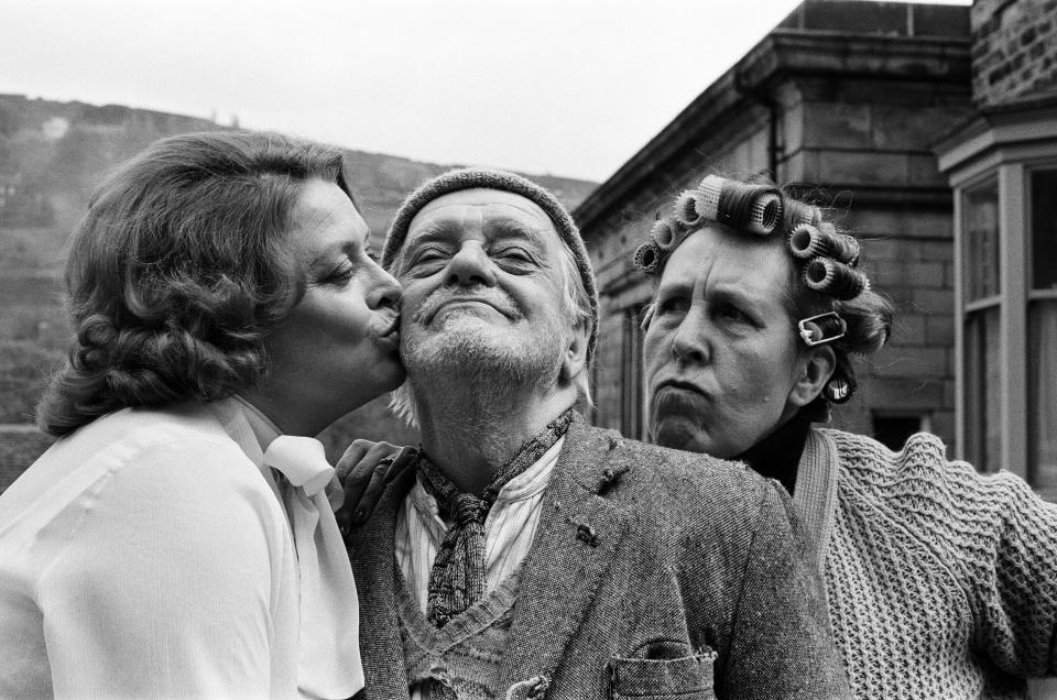 Lynda Baron (Lilly Bless Her), Bill Owen (Compo) and Kathy Staff (Nora Batty) on the set of 'Last of the Summer Wine'. 27th May 1983. (Photo by Staff/Mirrorpix/Getty Images)