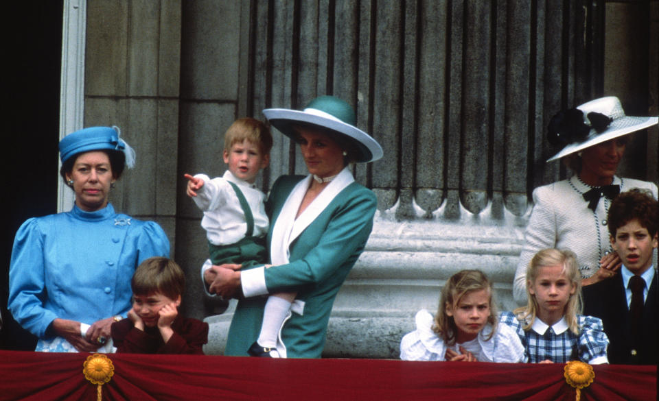 LONDON, UNITED KINGDOM - JUNE 11:  Princess Margaret, Prince William, Prince Harry, Diana, Princess of Wales, Lady Rose Windsor, Lady Davina Windsor, Princess Michael of Kent and Lord Frederick Windsor stand on the balcony of Buckingham Palace following the Trooping the Colour ceremony on June 11, 1988 in London, England. (Photo by Anwar Hussein/Getty Images)