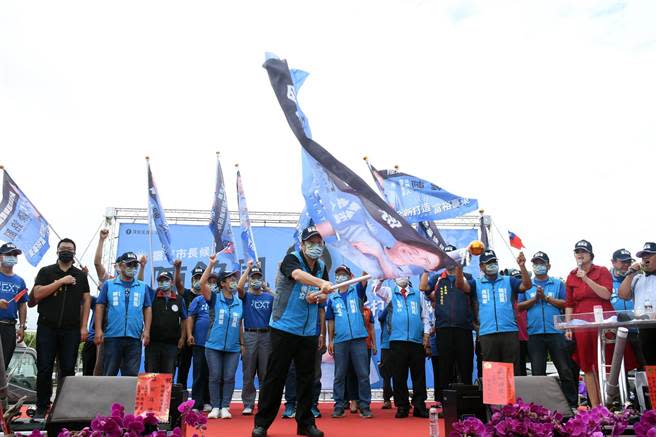 國民黨台東市長參選人陳銘風今天舉行競選總部成立大會，聲勢浩大。（莊哲權攝）