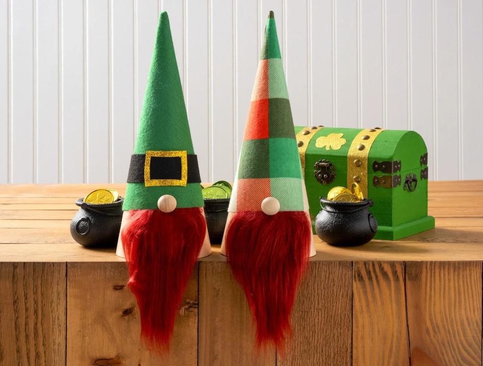 st patricks day decorations gnomes