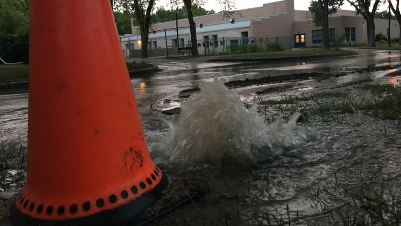 'Gusher' of a leak spills water all over River Heights street for 3rd day