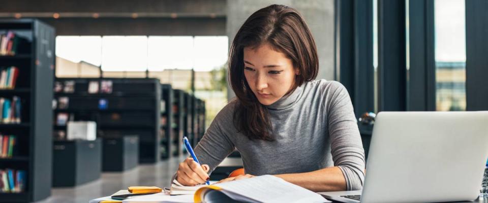 Student in library