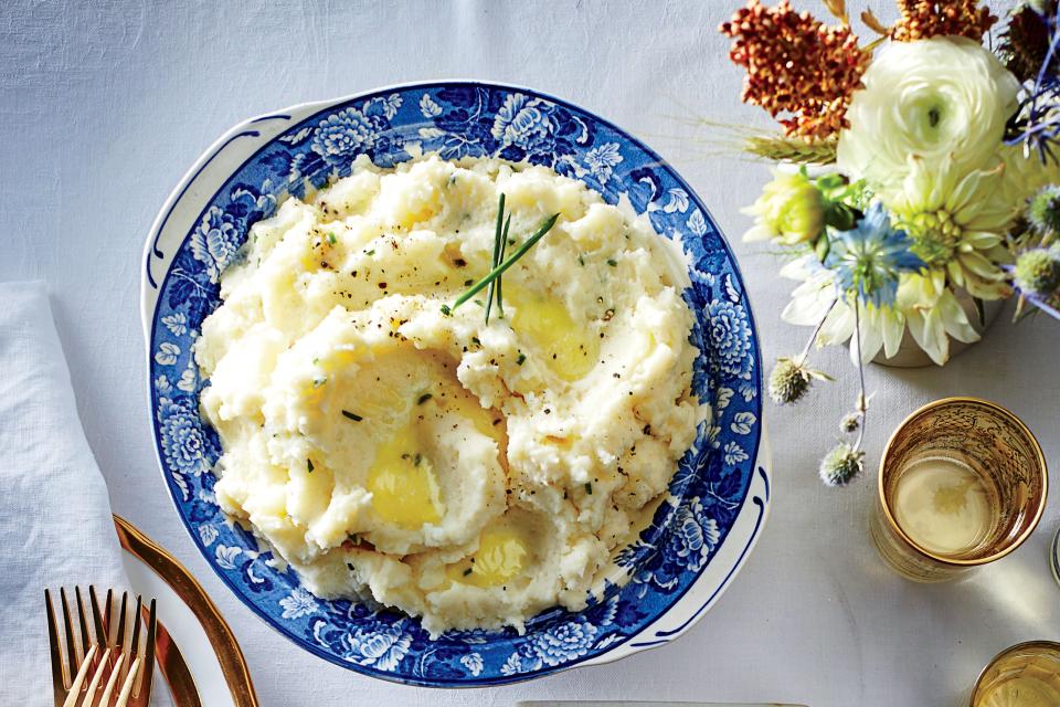 The Store-Bought Mashed Potatoes That Will Carry You Through The Holidays