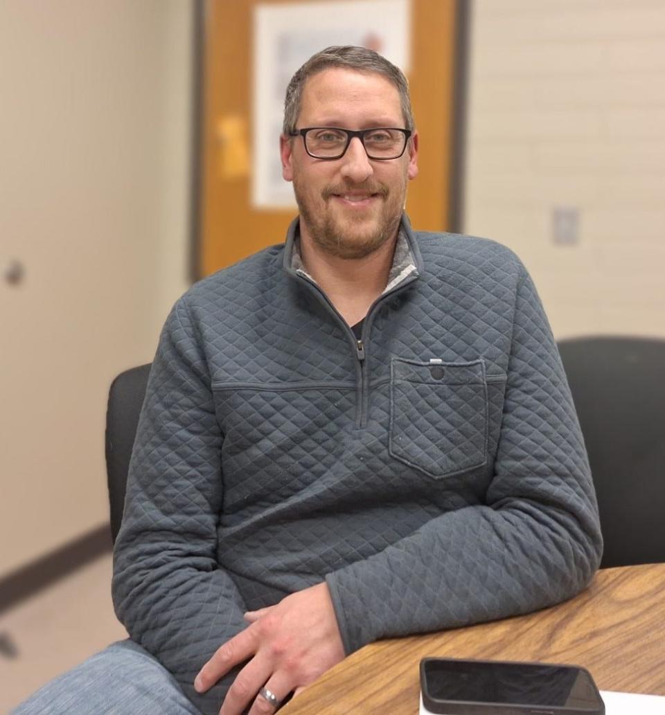 Stephen Hartz said a change in his employment that meant more travel prompted him to give up his third ward seat on the Gaylord City Council where has served for eight years.