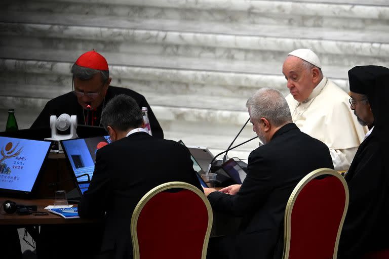 El Papa, en el Sínodo de Obispos en el Vaticano. (Filippo MONTEFORTE / AFP)