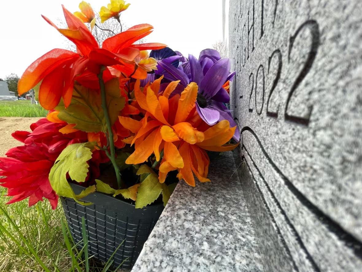 Statistics Canada counted 9,155 deaths in New Brunswick in 2022 and said death certificates indicate 657 of those were caused by COVID-19. (Robert Jones/CBC - image credit)