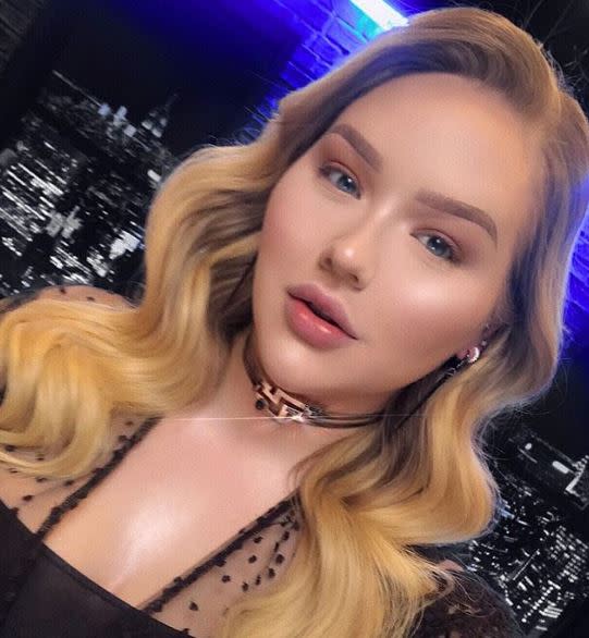 Nikki tutorials sans son maquillage Halloween