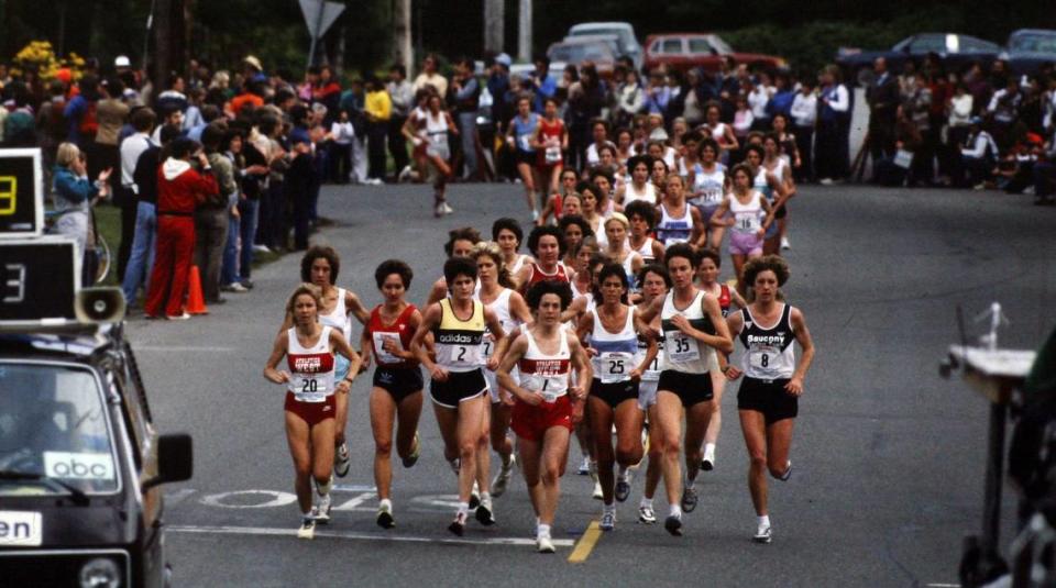 Joan Benoit-Samuelson sets the pace at the start of the 1984 Olympic marathon trials in Olympia. From The Olympian archives