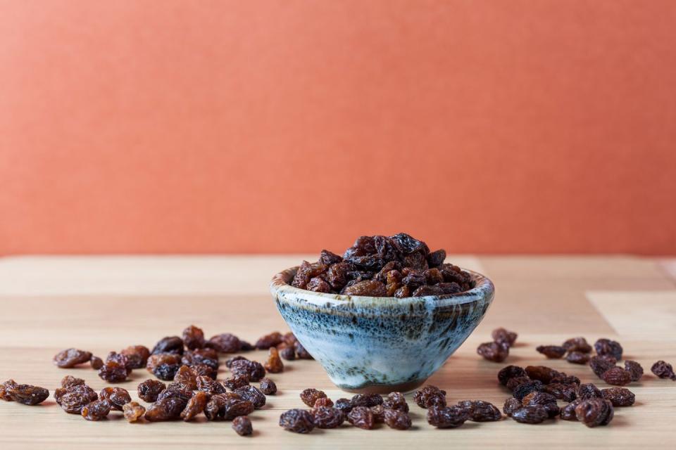 13) Raisins