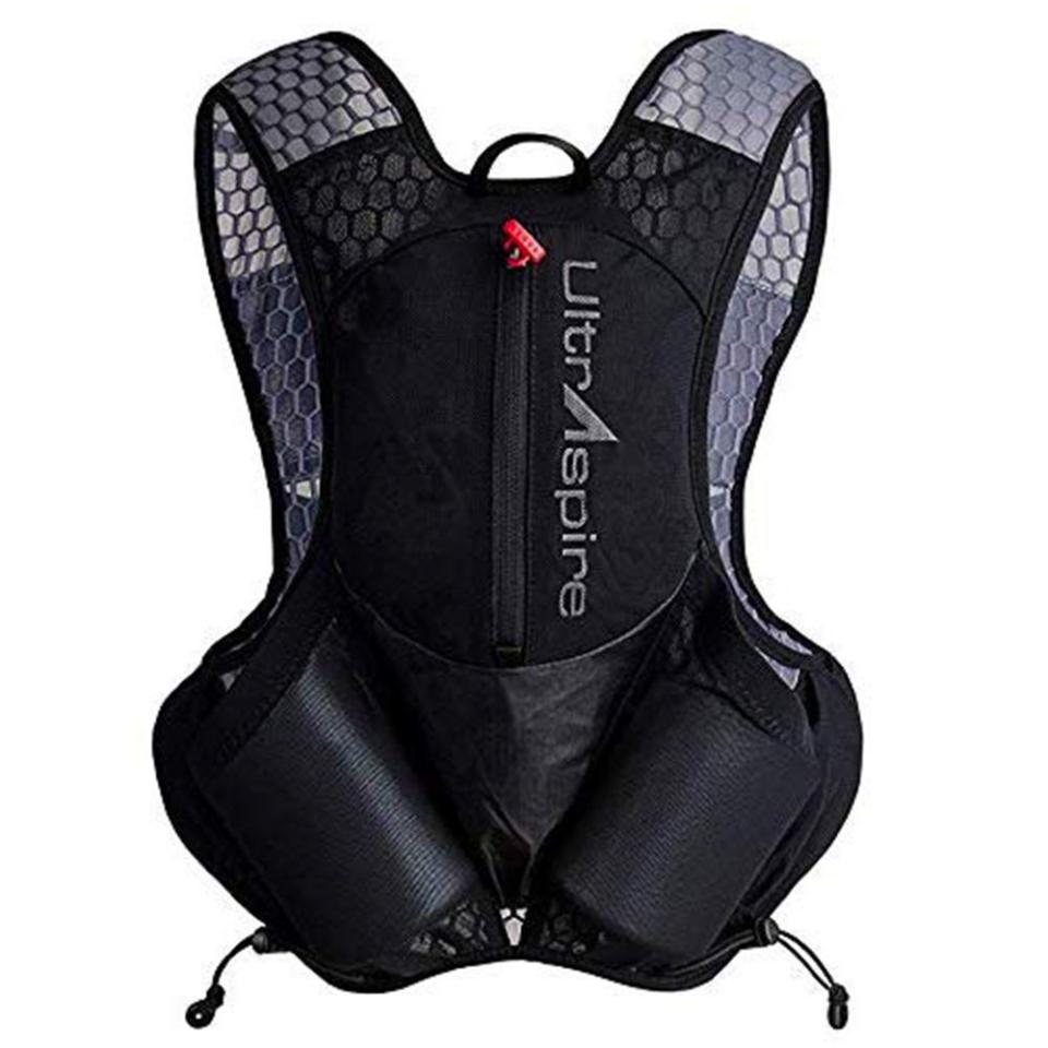 UltrAspire Momentum Hydration Vest