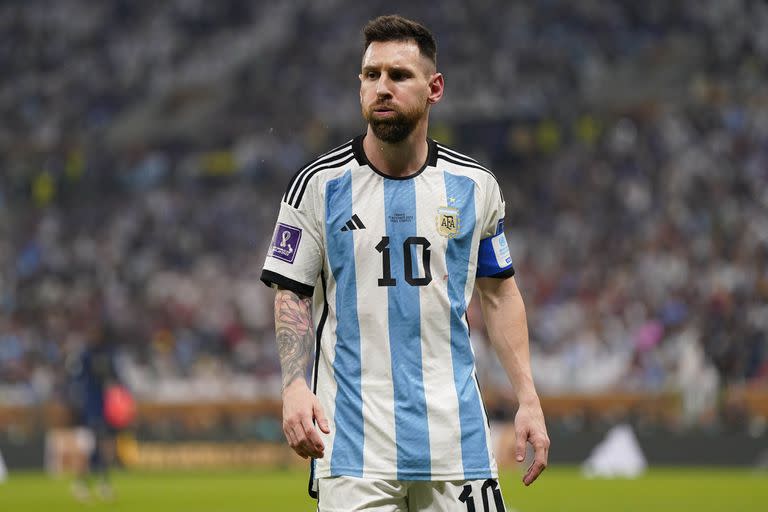 Lionel Messi confirmó que seguirá vistiendo la camiseta de la selección argentina al menos por un tiempo más