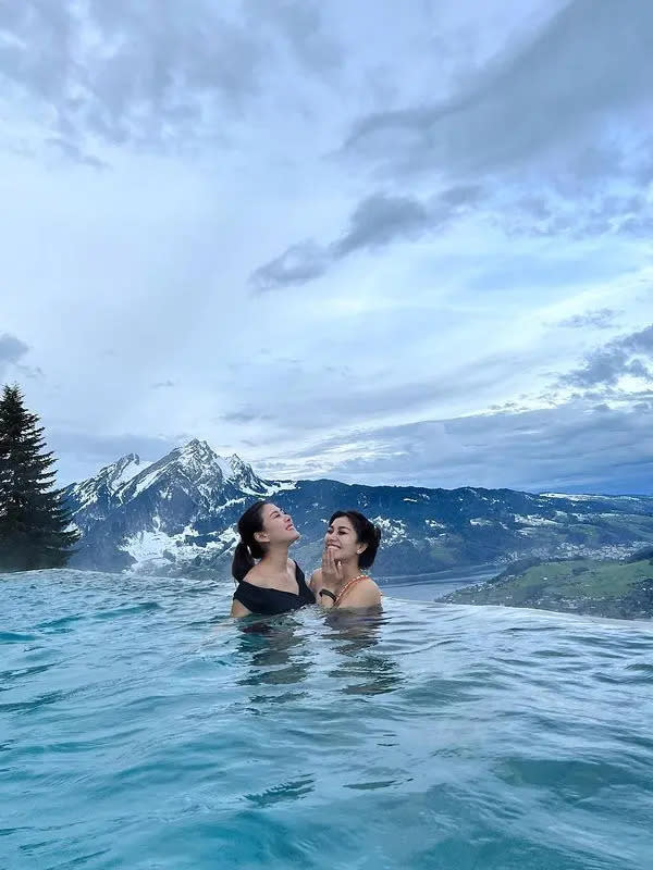 Syahnaz Sadiqah liburan ke Swiss (Instagram/syahnazs)