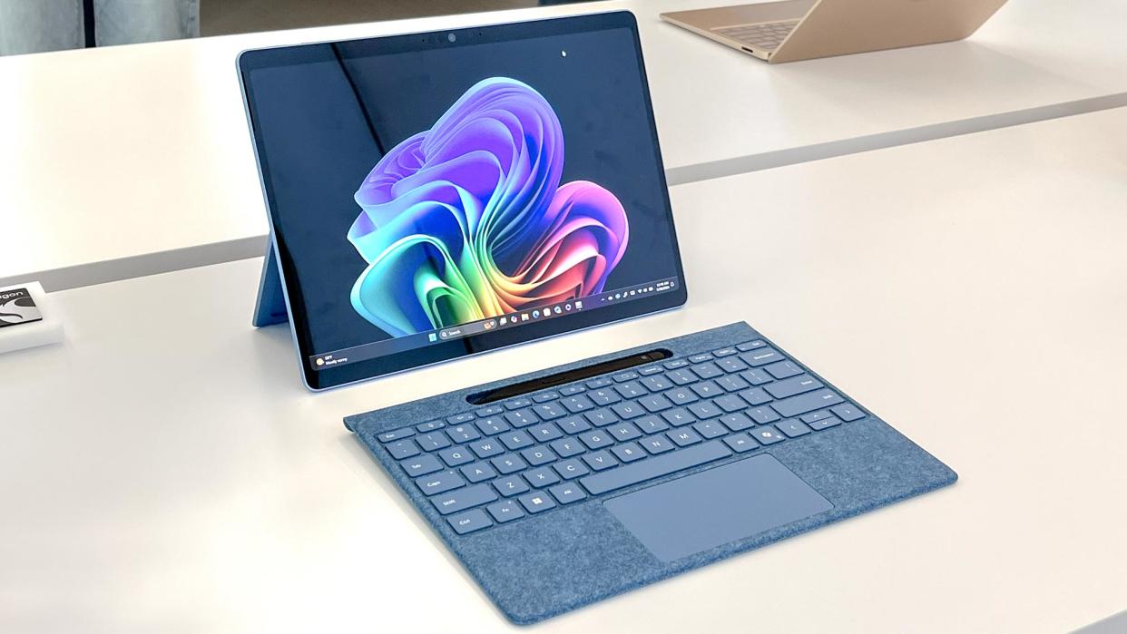  Microsoft Surface Pro 11. 