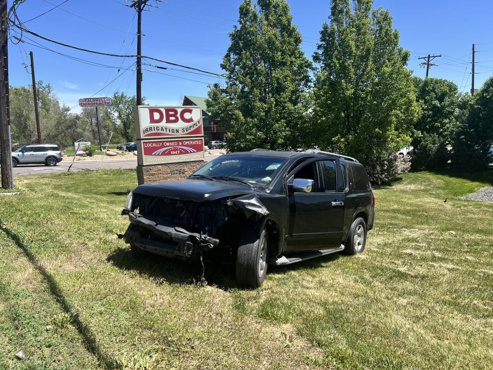 Suspects-hit-cars-at-Wheat-Ridge-King-Soopers