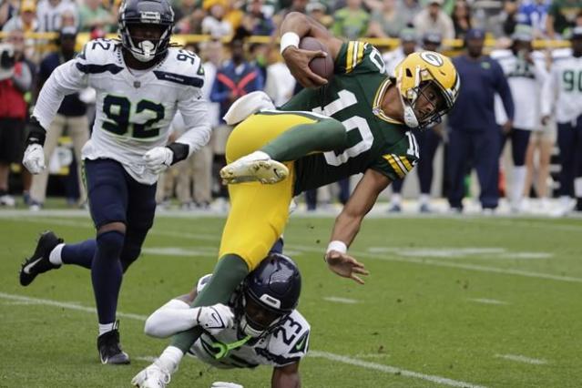 Aaron Rodgers throws first TD pass with the Jets in his second