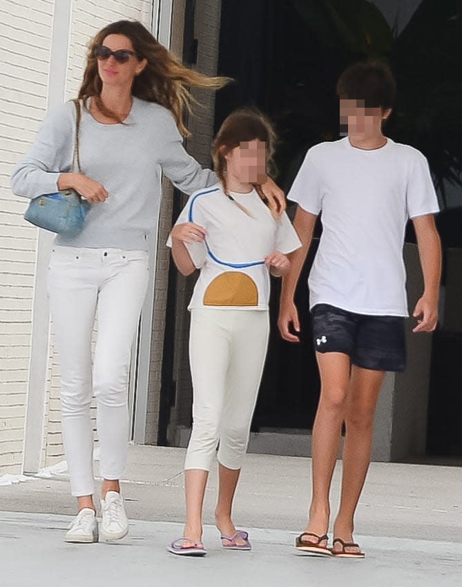 Gisele Bundchen con sus hijos