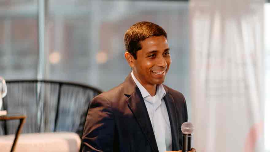 Nigel Vaz en su conferencia en el museo Fortabat de Buenos Aires. 