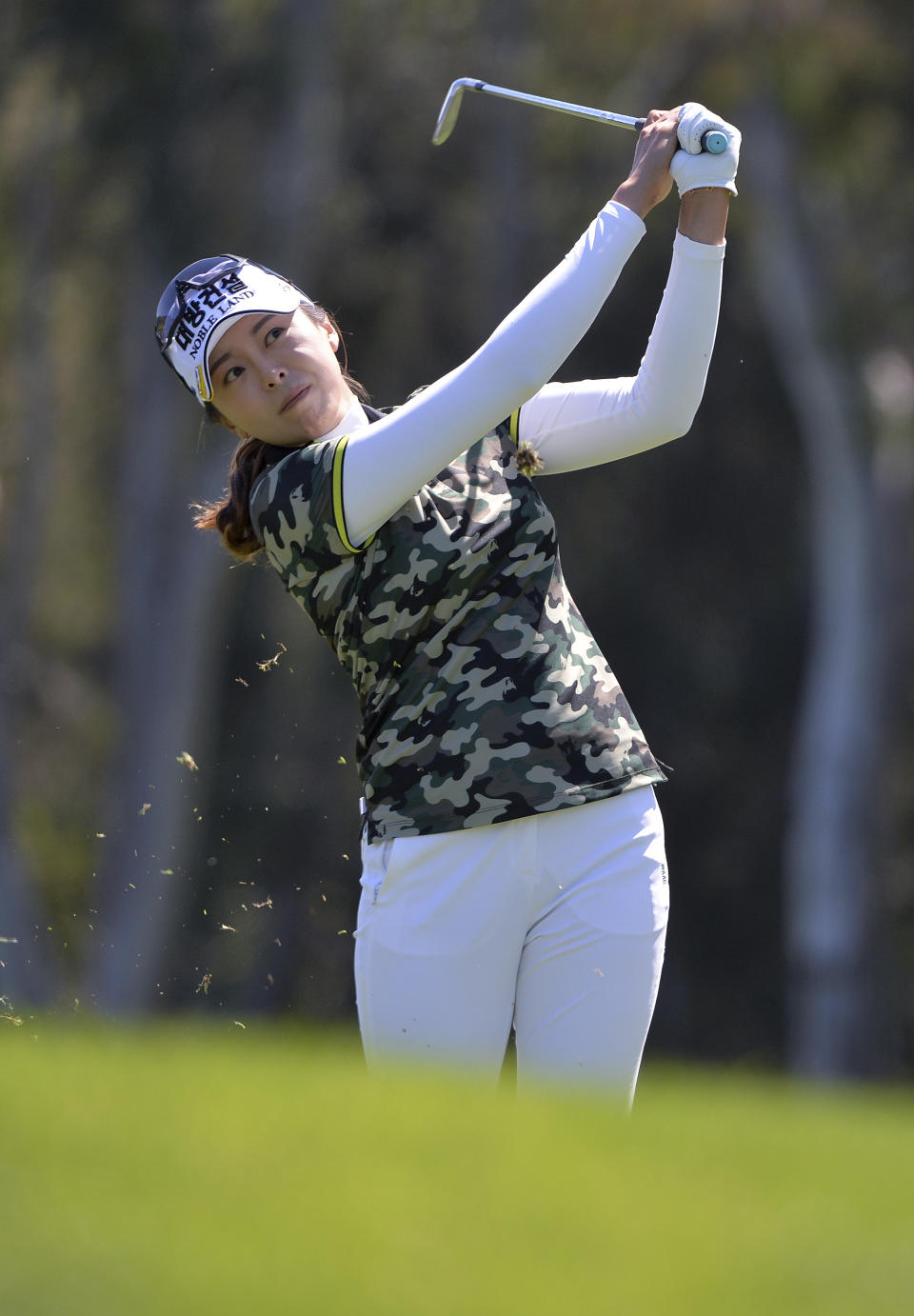 Mi Jung Hur, of South Korea, plays her second shot on the fourth hole during the final round of the Kia Classic LPGA golf tournament Sunday, March 31, 2019, in Carlsbad, Calif. (AP Photo/Orlando Ramirez)