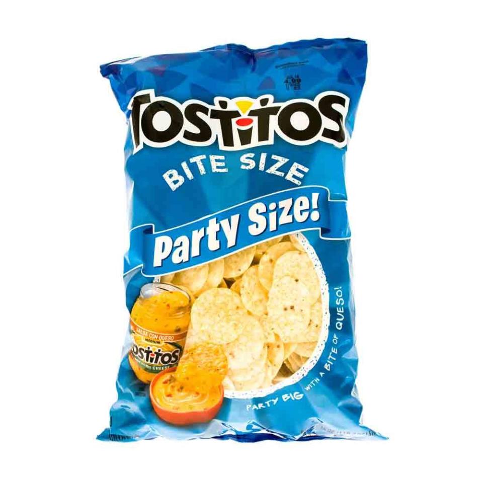 <p>Chips and salsa? Yes please! Tostitos came out as an even crispier alternative to the still-popular Doritos, and immediately spoke to the consumer's craving for "lighter" foods.</p>