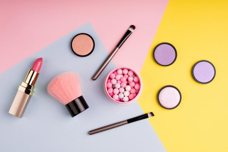 Shop the best hair, makeup, and skin care online this Memorial Day long weekend, from Kat Von D Beauty to La Roche-Posay.