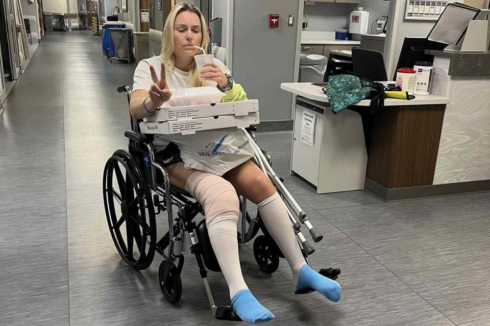 <p>Lindsey Vonn/Twitter</p> Lindsey Vonn shares post-knee surgery photo