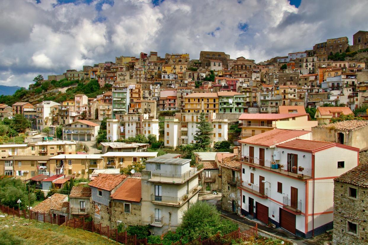 Cantania, Sicily homes on a hillside