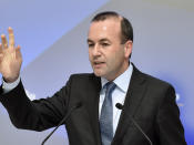 Einen endgültigen Schlussstrich unter die EU-Beitrittsgespräche wünscht sich Manfred Weber. Der Fraktionschef der Europäischen Volkspartei twitterte: "Die Haft europäischer Menschenrechtler zeigt, dass die Türkei demokratische Werte nicht respektiert. EU-Beitrittsgespräche stoppen." (Bild-Copyright: Gerard Julien/AFP)