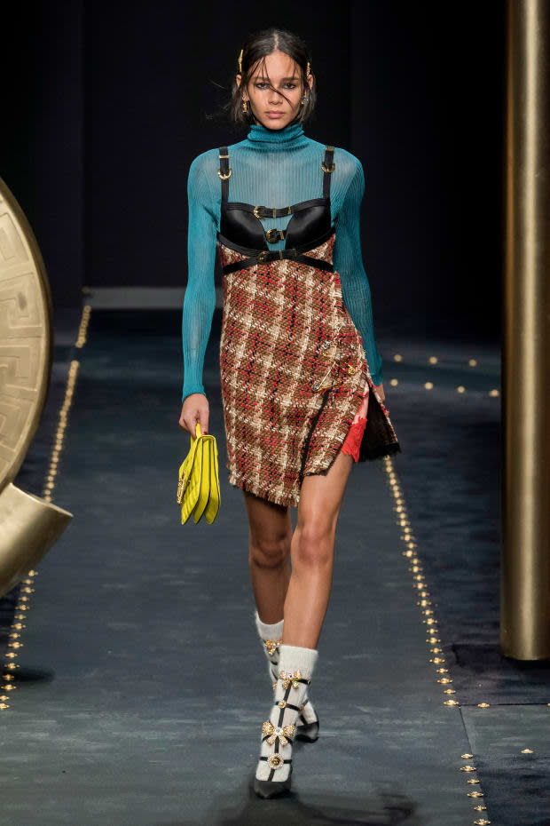 <p>A look from the Versace Fall 2019 collection. Photo: Imaxtree</p>