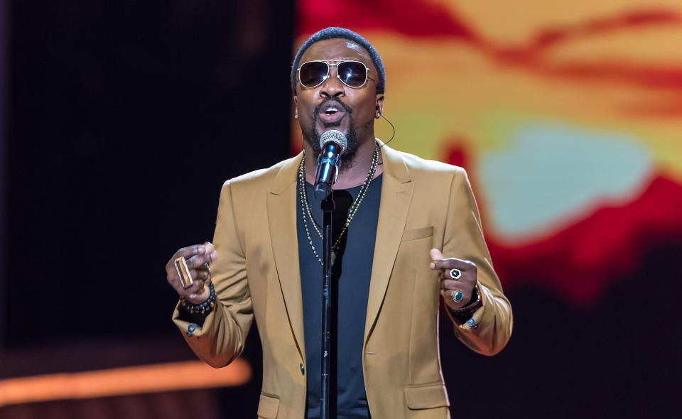 NEWARK, NJ - AUGUST 05:  Singer-songwriter Anthony Hamilton performs onstage during Black Girls Rock! 2017 at New Jersey Performing Arts Center on August 5, 2017 in Newark, New Jersey.  (Photo by Gilbert Carrasquillo/FilmMagic)