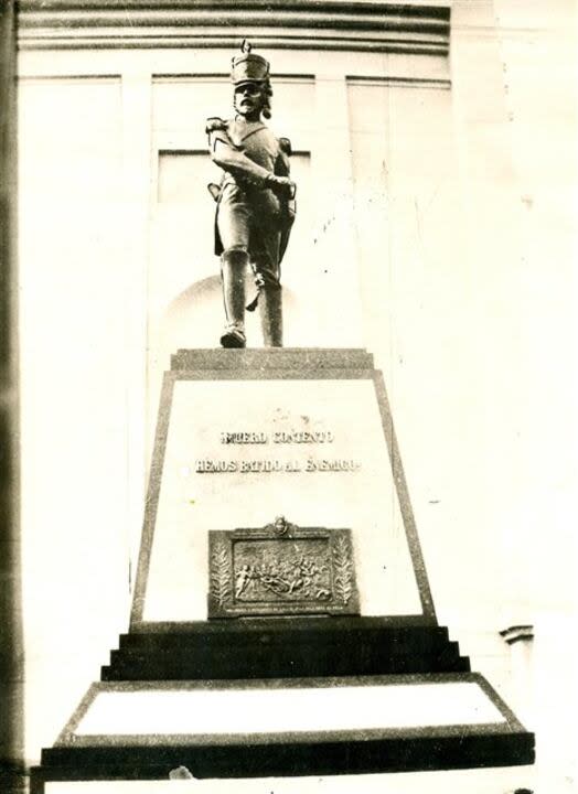 Monumento al sargento Juan Bautista Cabral