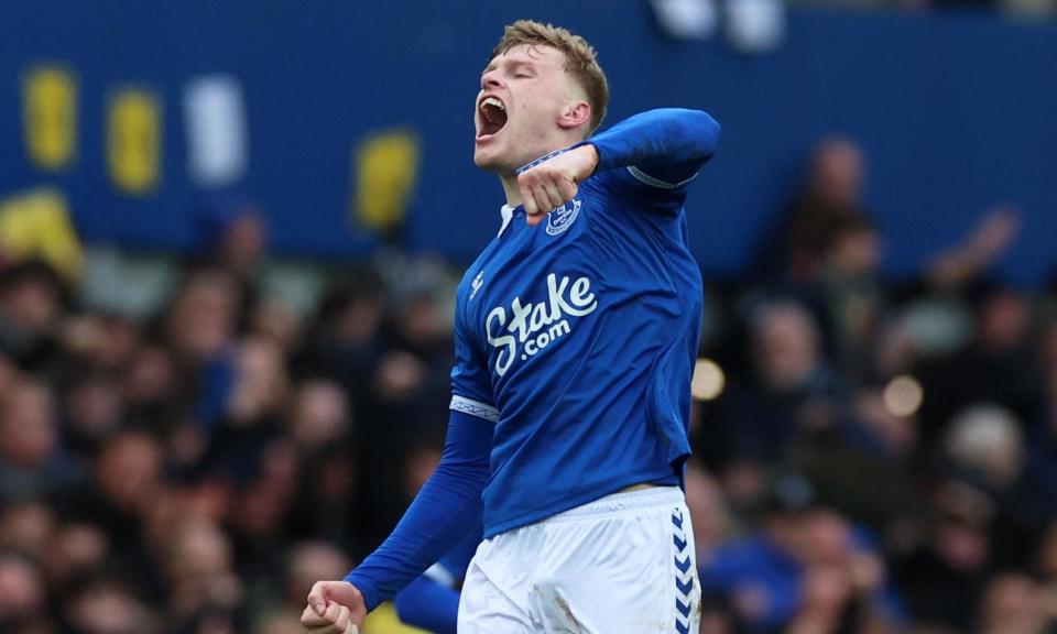 <span>Jarrad Branthwaite celebrates his dramatic equaliser for Everton against Tottenham.</span><span>Photograph: Phil Noble/Reuters</span>